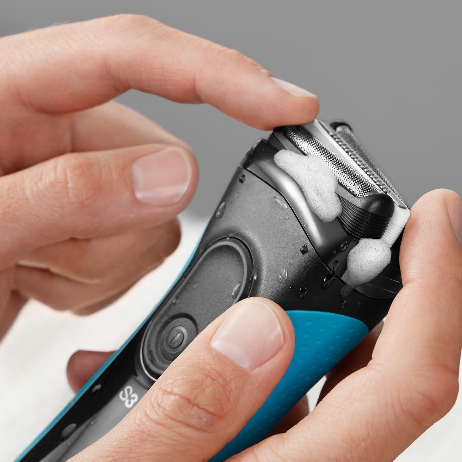 Braun Men's Series 3 ProSkin 3010s Wet and Dry Electric Shaver - Black/Blue