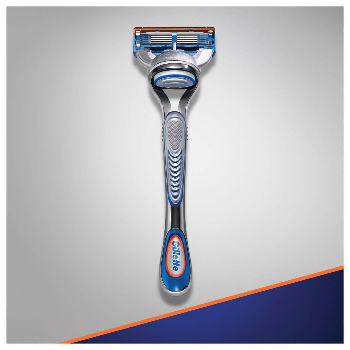 Gillette Fusion5 Razor Starter Pack with 4 Blades - Five-Blade Shave Technology