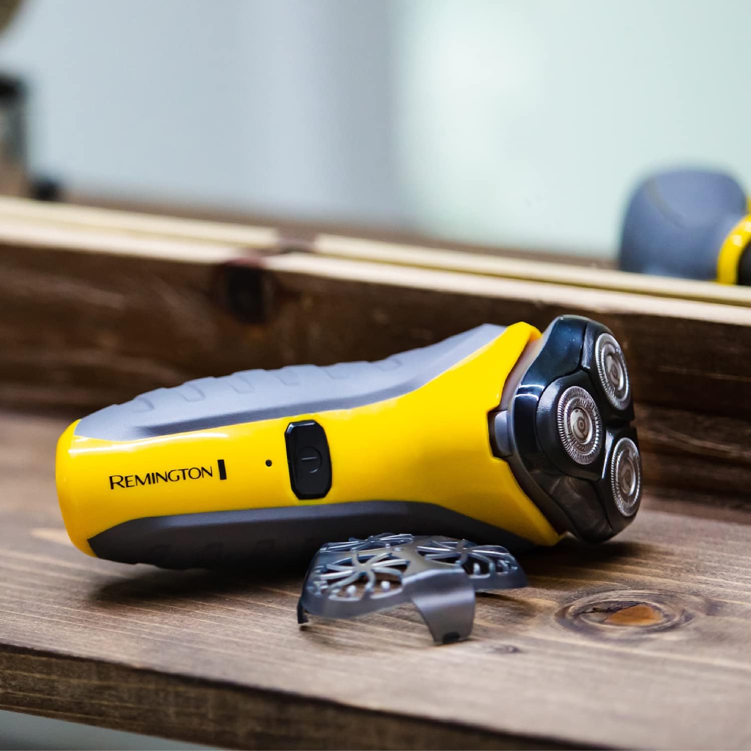 Remington Virtually Indestructible Men's Electric Shaver (Cordless, Wet & Dry, Rotary Shaver, Pop-up Detail Trimmer,USB , 60-Minute Usage) PR1855