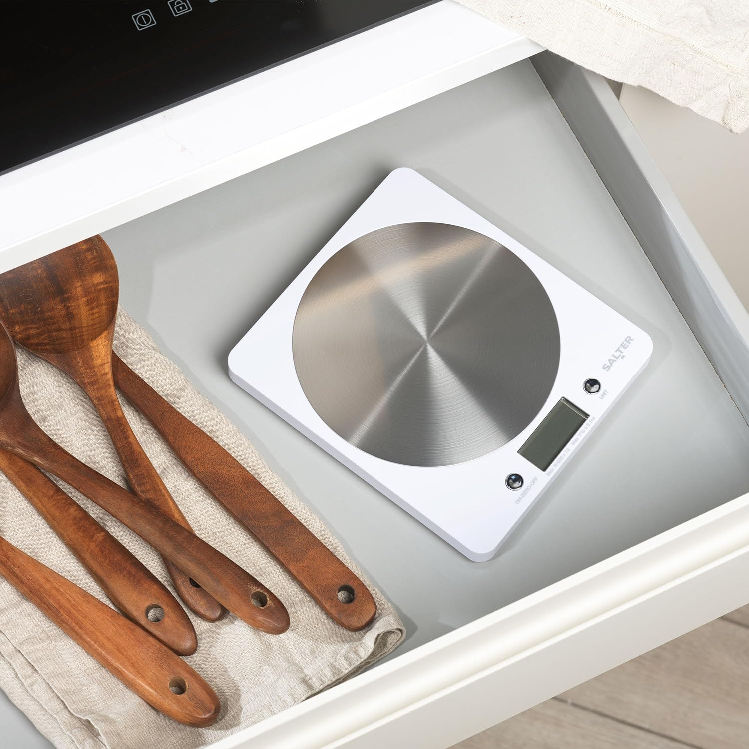 Salter White Disc Digital Kitchen Scale – Electronic Food Scale, Add & Weigh Multiple Ingredients, 5kg Capacity